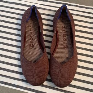 - Rothy’s Round Truffle Python Size 8 NWOT